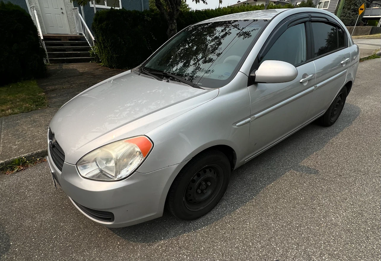 2006 Hyundai Accent Sedan low kms - photo 3