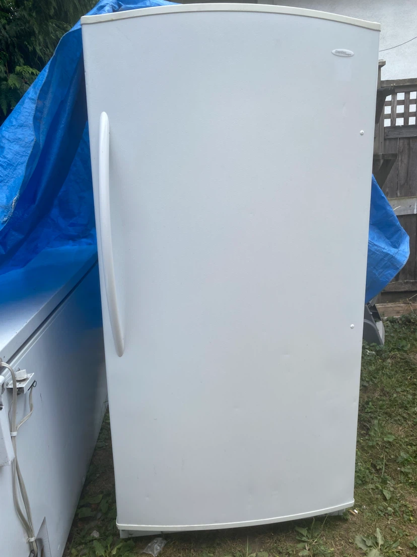 Danby DUF570WDD Upright Freezer