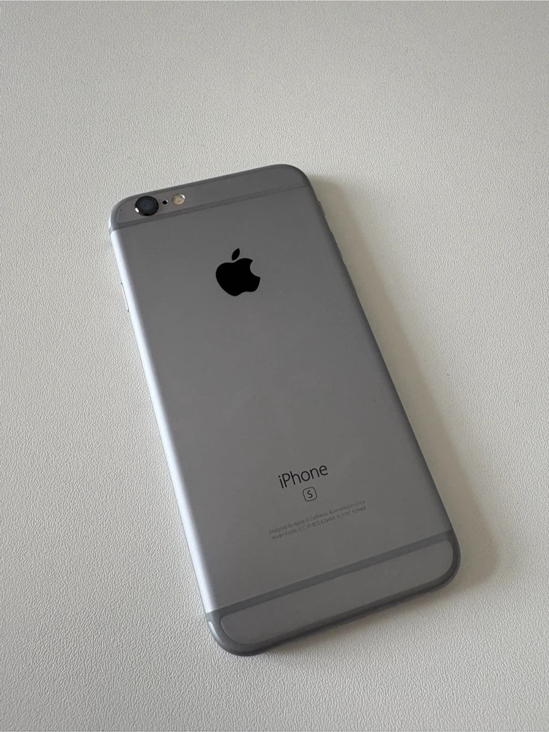 iPhone 6s - photo 3