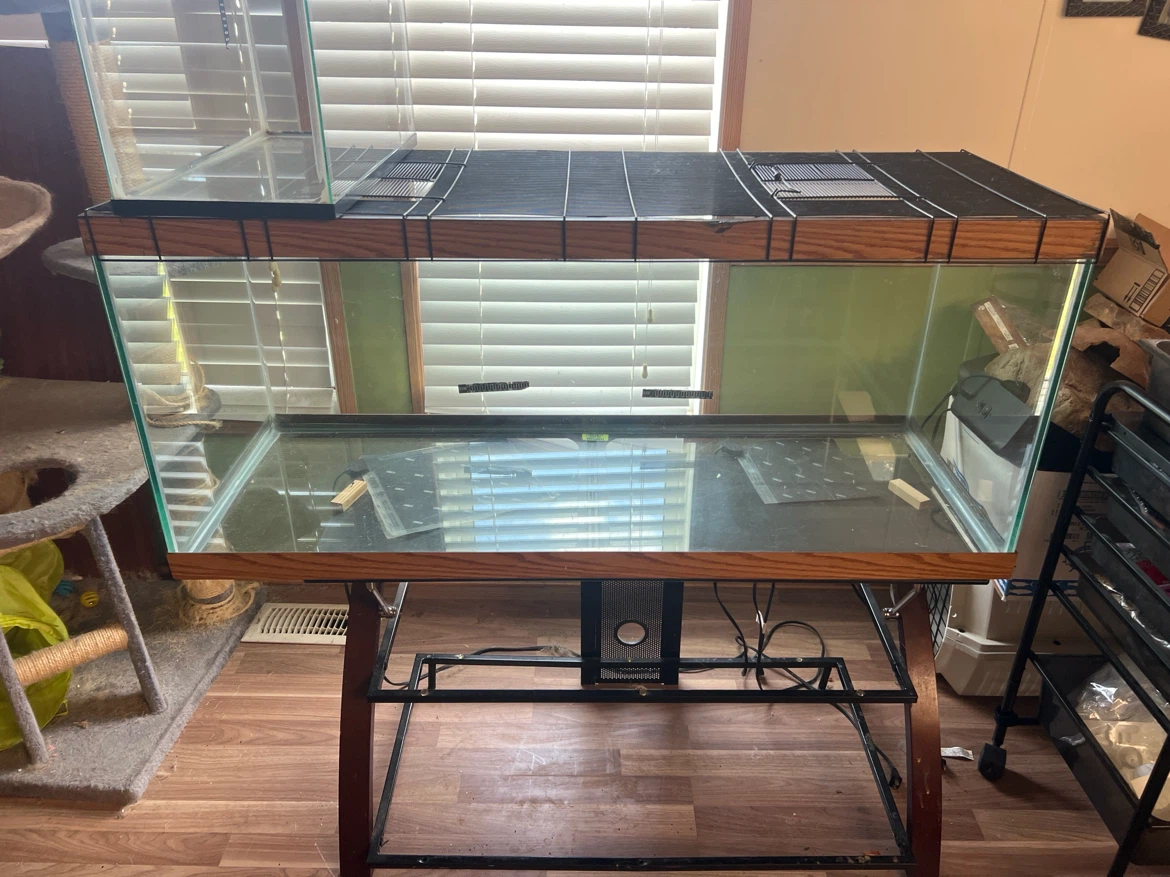 Glass Tank with Stand (48” x 18” x 20”)