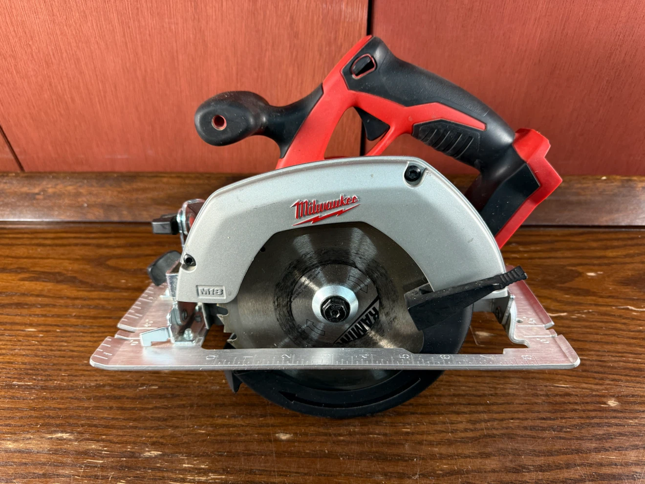 Milwaukee M18 18V Lithium-Ion Cordless 6-1/2 -inch Circular Saw