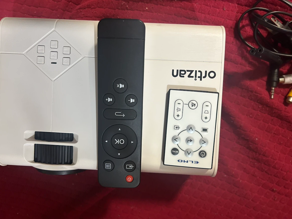 Ortizan W21 Mini Projector with Remote - photo 5