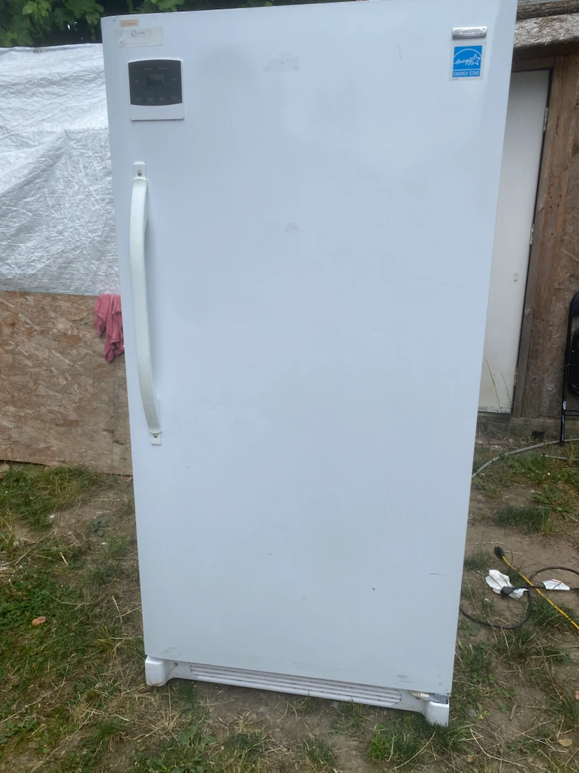 Frigidaire Refrigerator 17 Cubic Feet