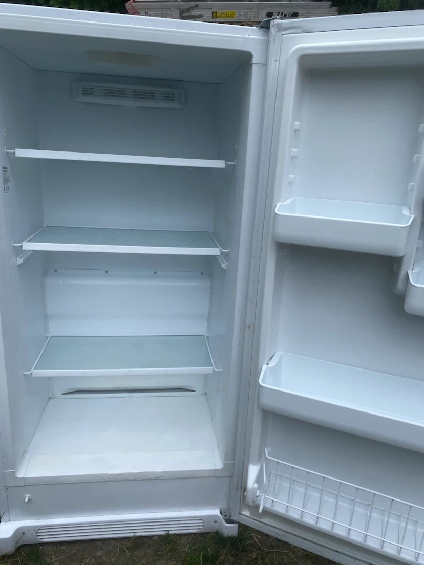 Frigidaire Refrigerator 17 Cubic Feet - photo 3