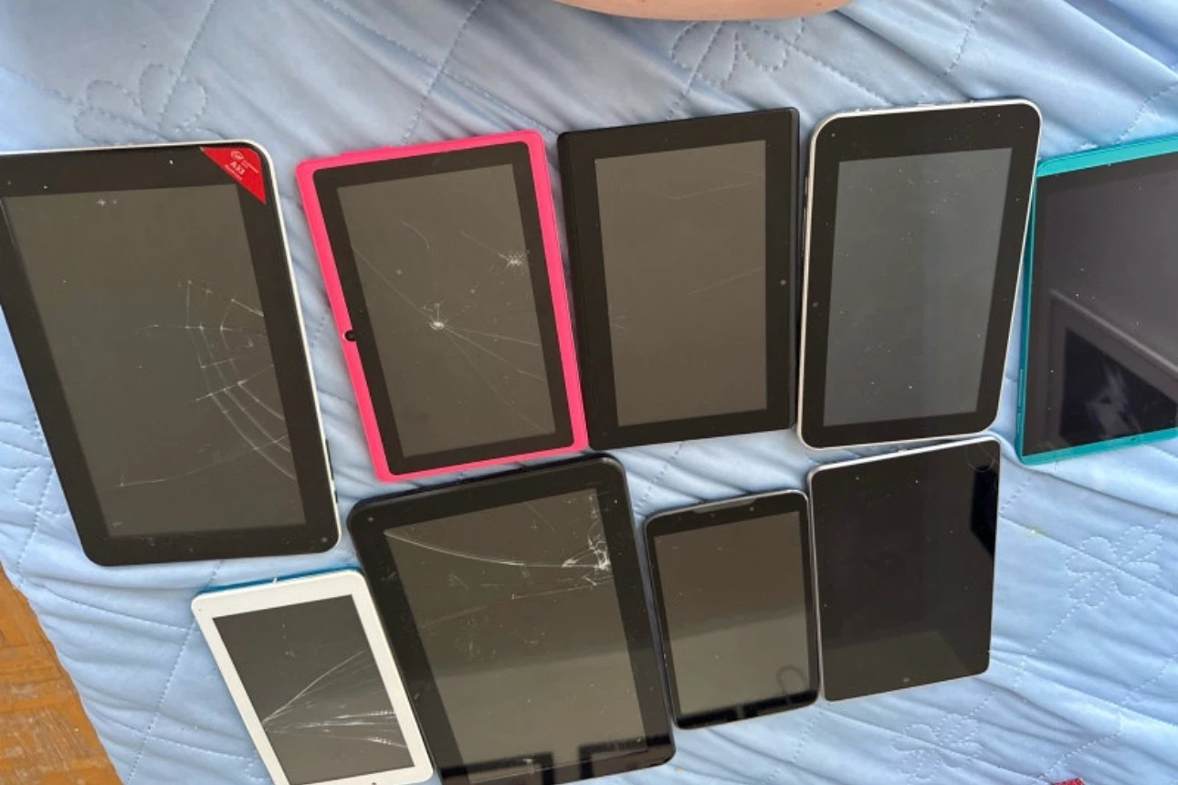 Tablets for parts - photo 2