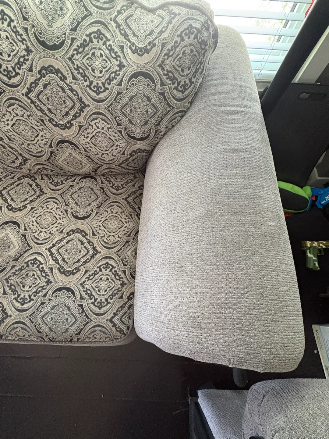 Sofa with patterned cushions - photo 2