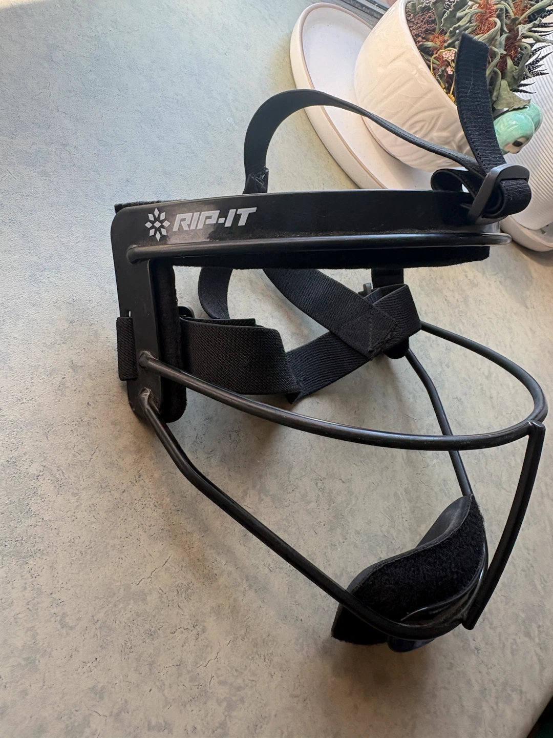 RIP-IT Defense Pro Adult Softball Fielders Mask