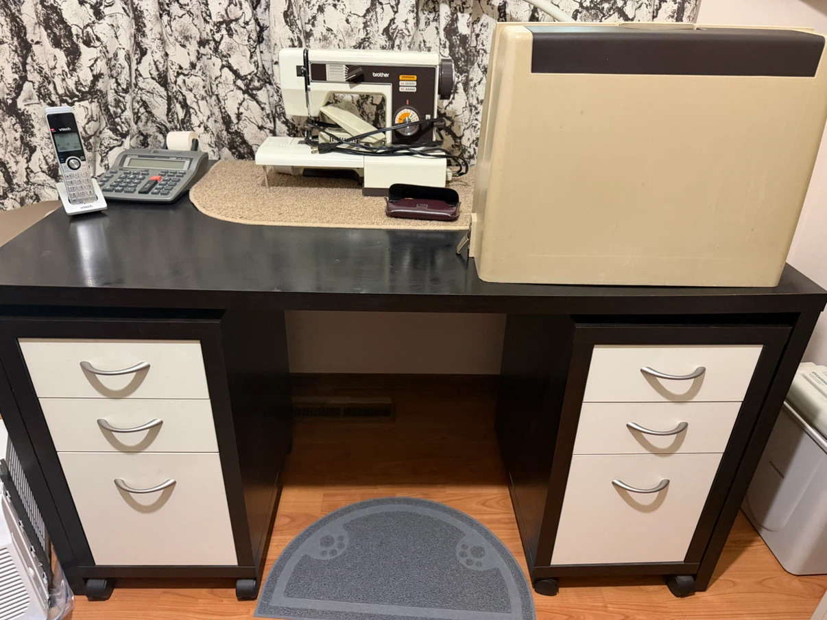 Sewing machine and table