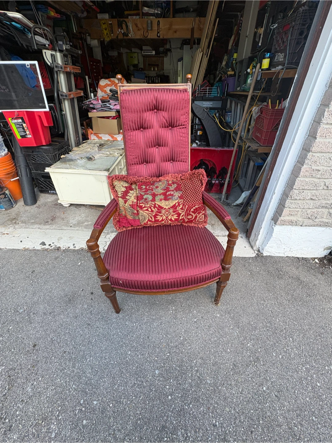 Vintage Tufted Accent Chair - Deep Red