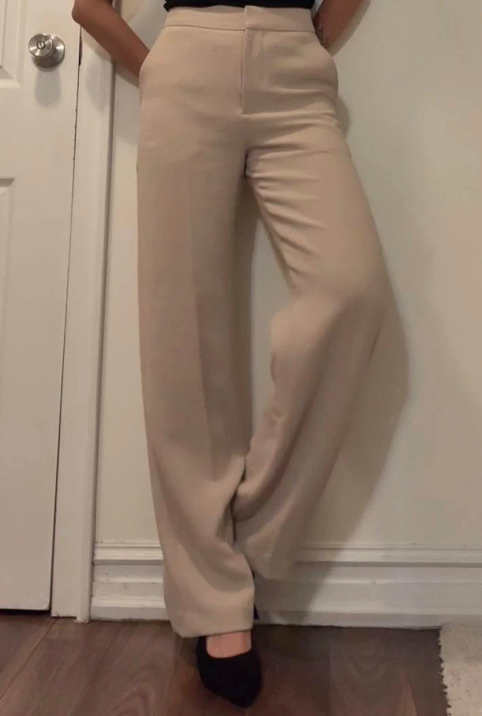 Aritzia cream pants size two