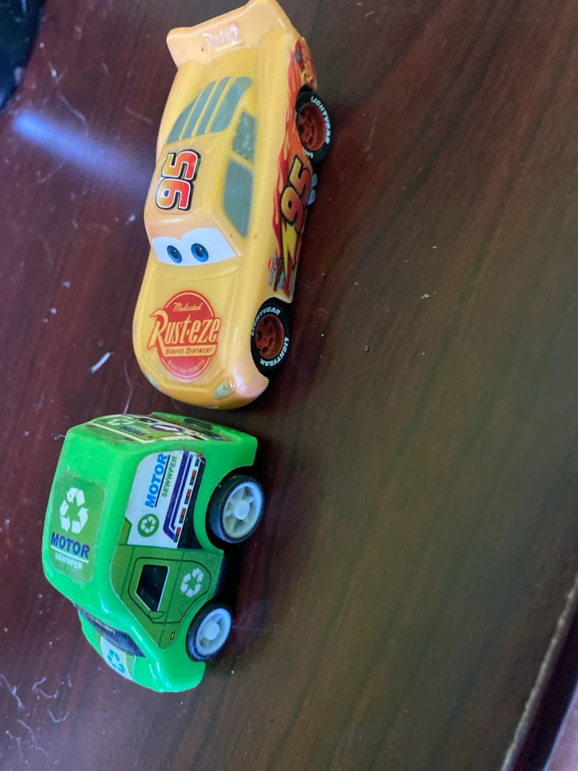 Disney Pixar Cars Toys - Lightning McQueen & Sanitation Truck - photo 3