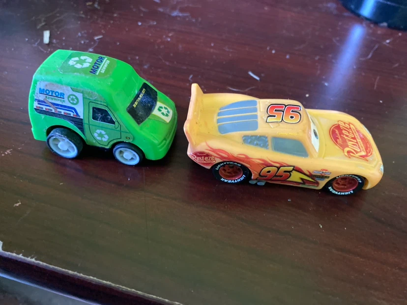 Disney Pixar Cars Toys - Lightning McQueen & Sanitation Truck - photo 4