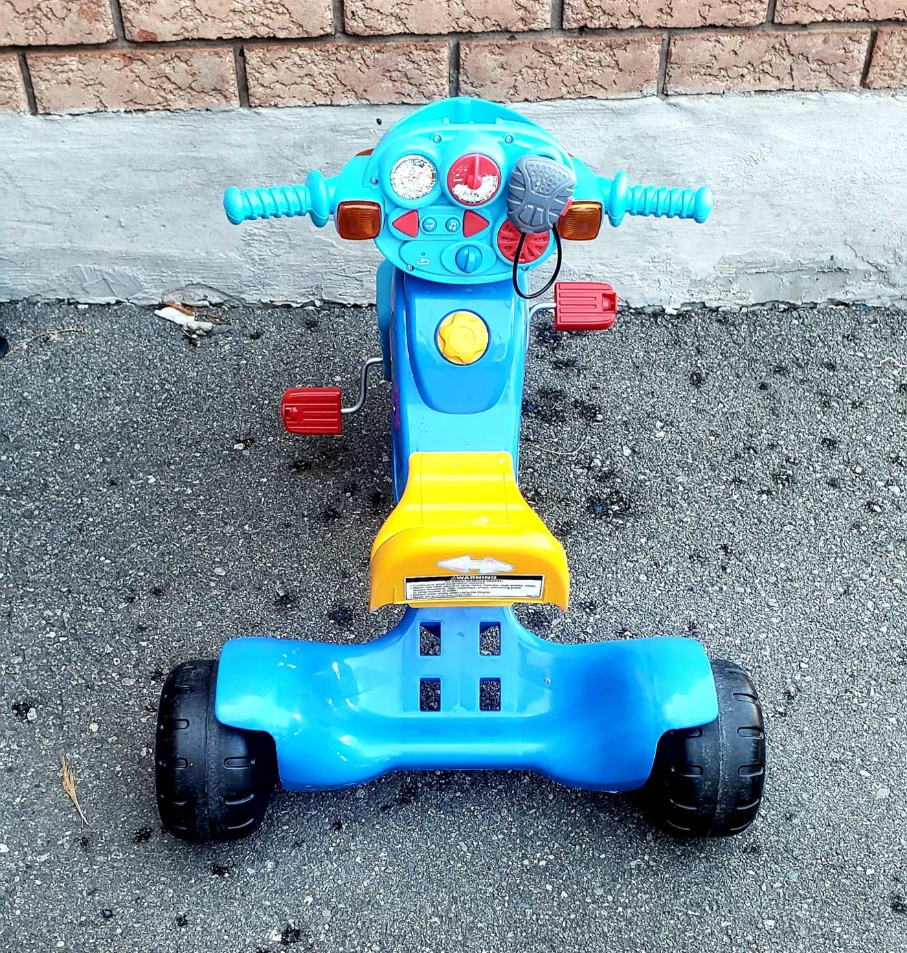 Fisher-Price Little People Tricycle - photo 2