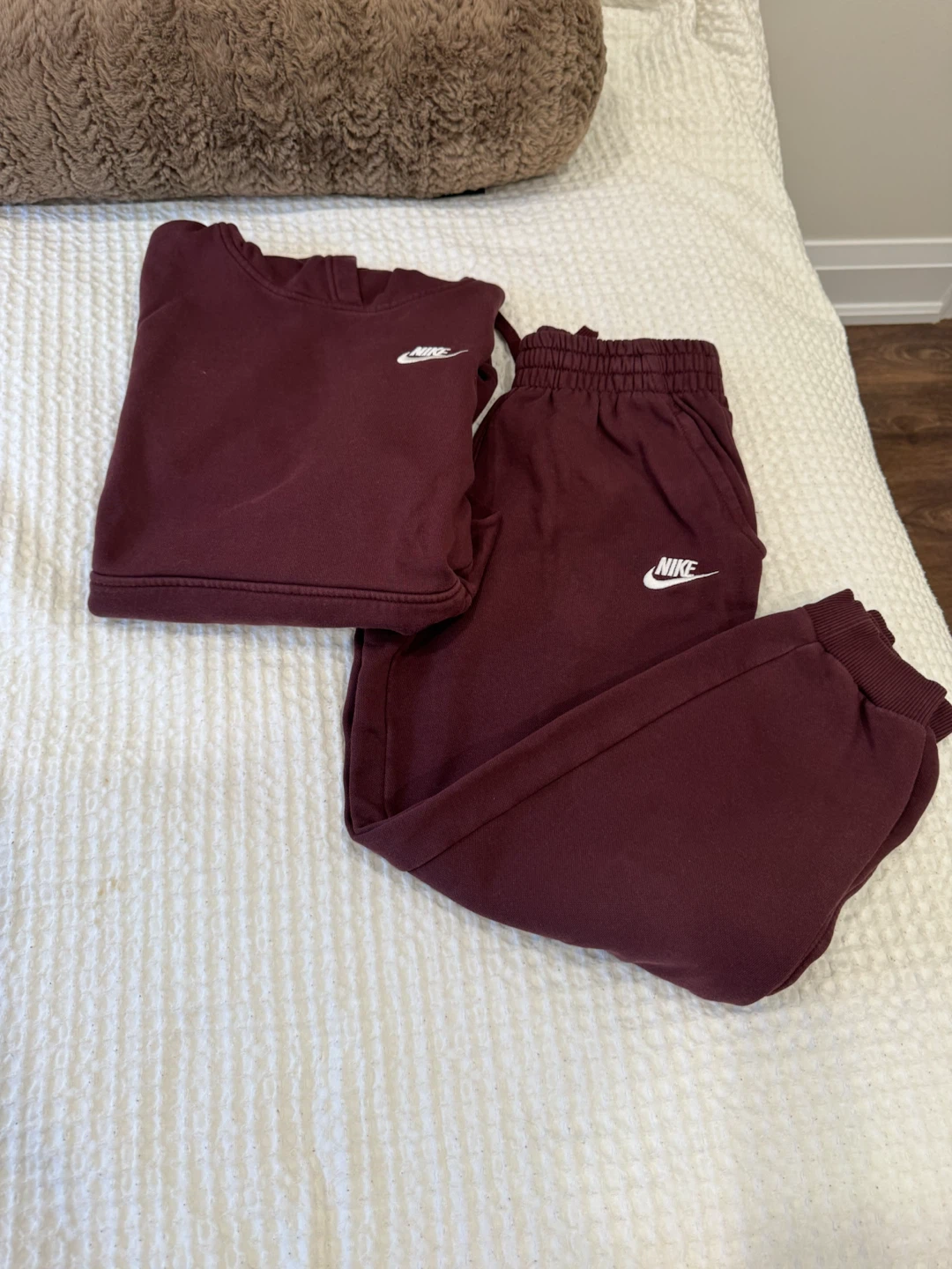 Nike Sweatshirt and Joggers Set - Burgundy