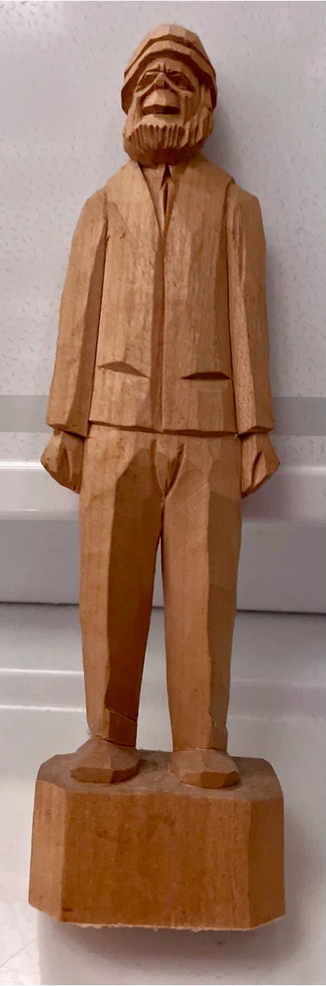 Hand-carved vintage wooden figurine - photo 4