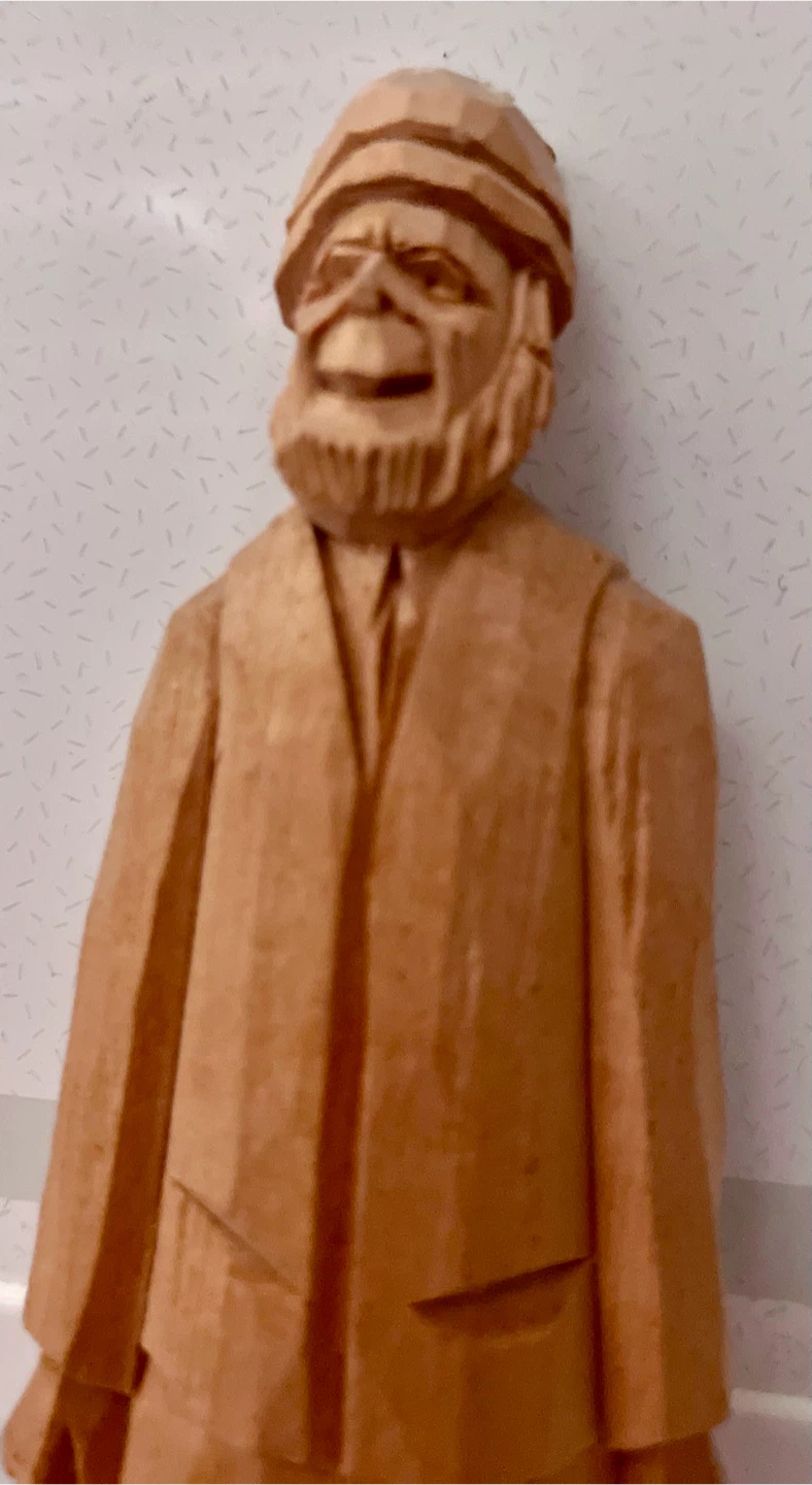 Hand-carved vintage wooden figurine - photo 5