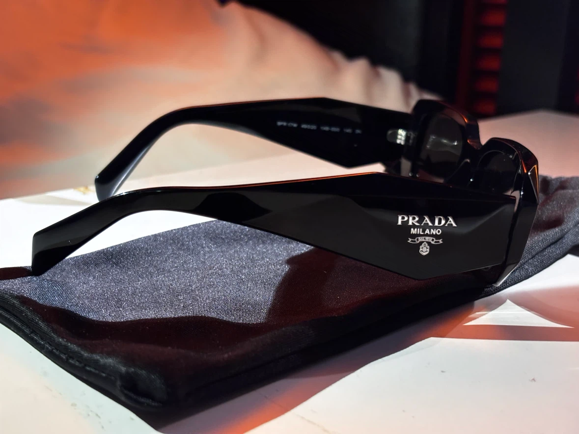 Prada Milano Geometric Black Sunglasses – Excellent Condition - photo 5
