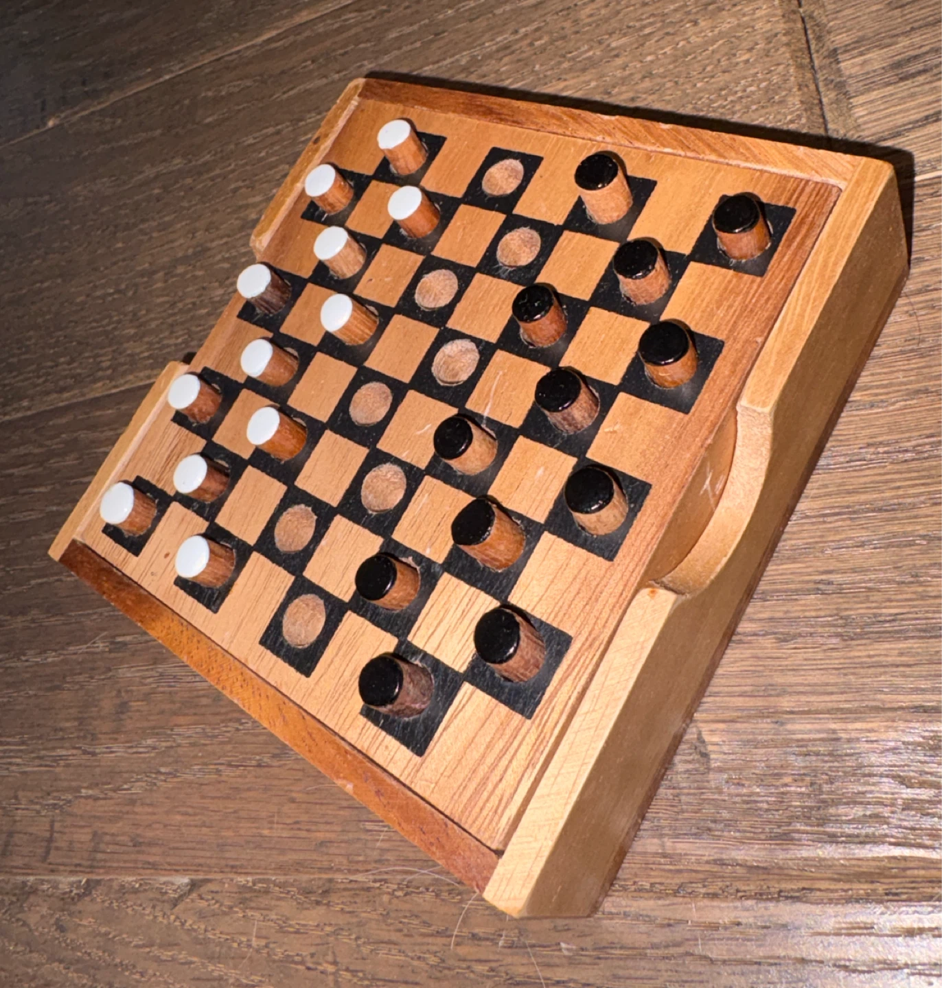 Vintage Travel Peg Checkers Set - photo 3