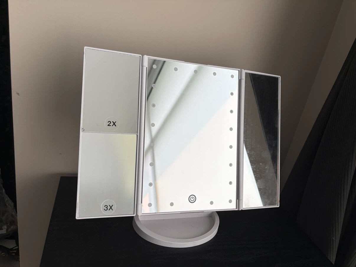 3-Sided Folding Vanity Mirror with Magnification – Slightly Used