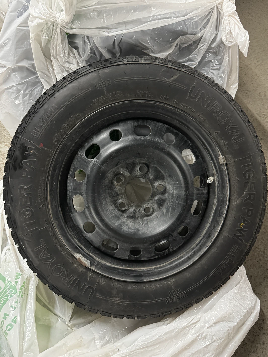 205/65R16 Uniroyal Tiger Paw Winter Tires with rims and TPMS