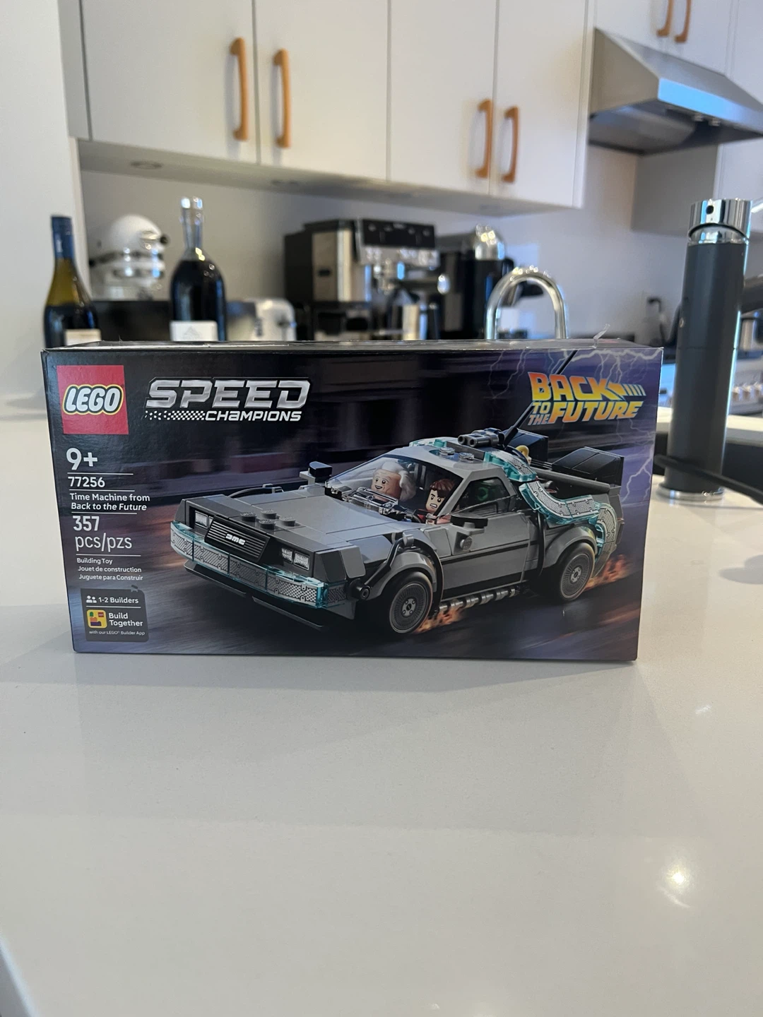 LEGO Speed Champions Back to the Future Time Machine - photo 2