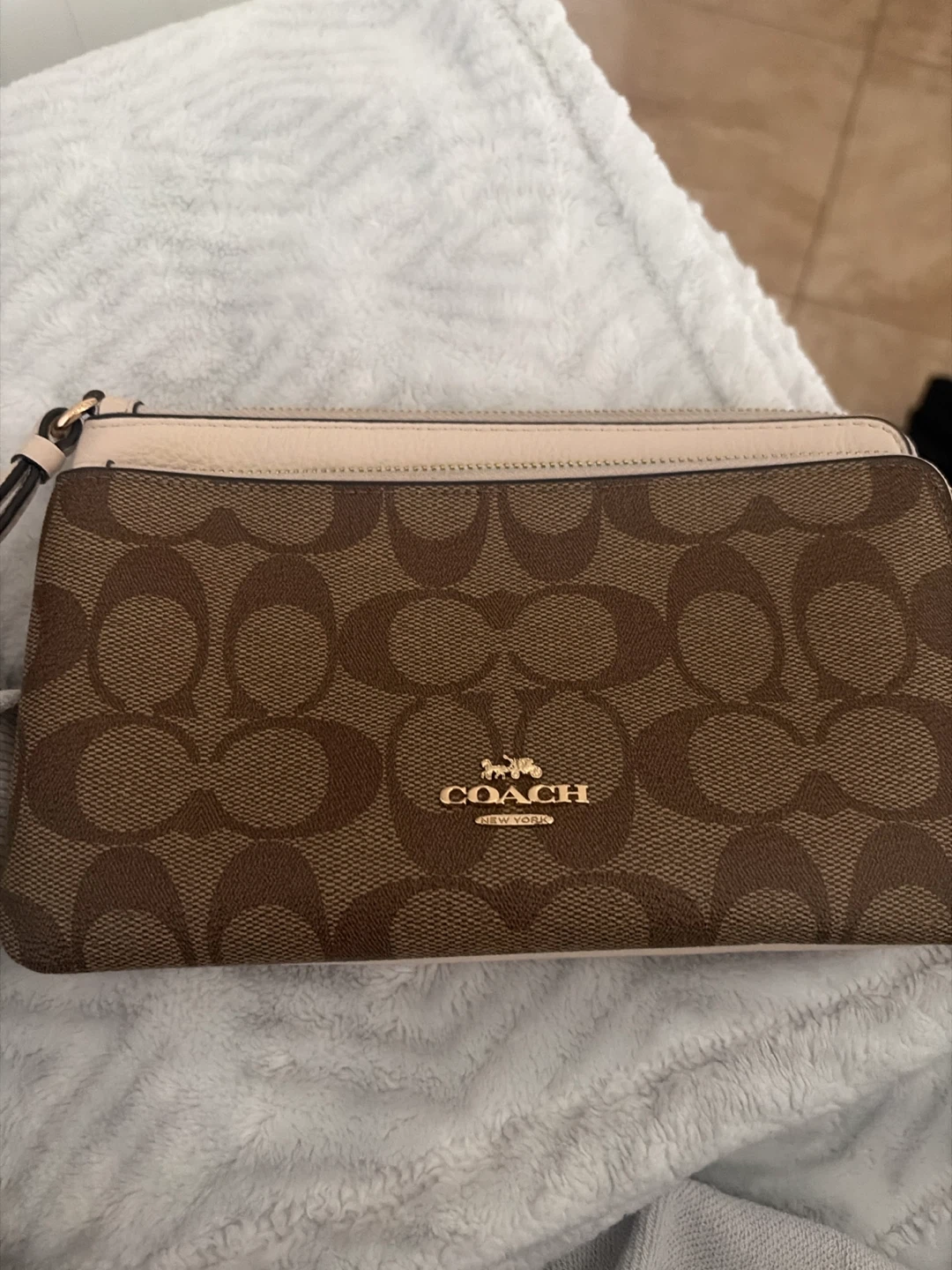 Coach wallet never been worn