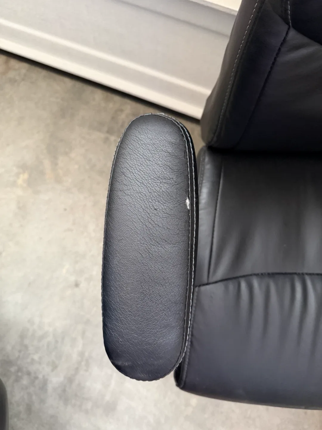Black Faux Leather Office Chair - photo 3