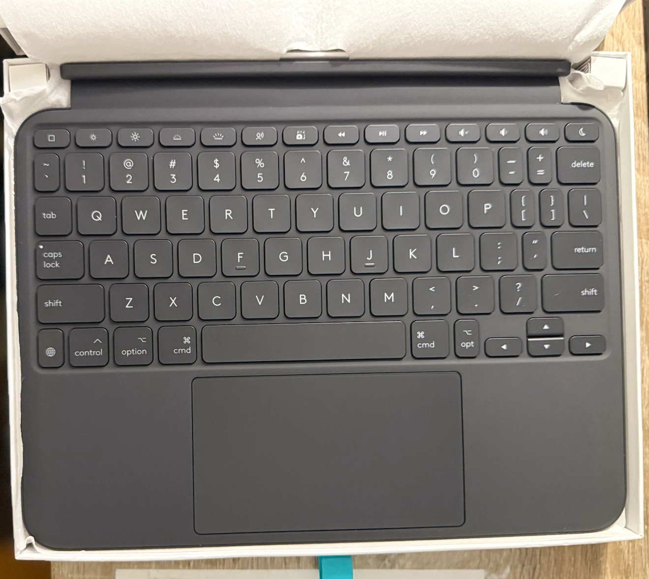 Logitech Combo Touch 11" iPad Pro (M4) - Open Box, Unused! - photo 4