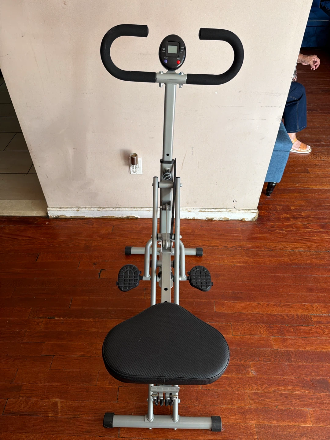 SportsRoyals Exercise Bike - photo 3