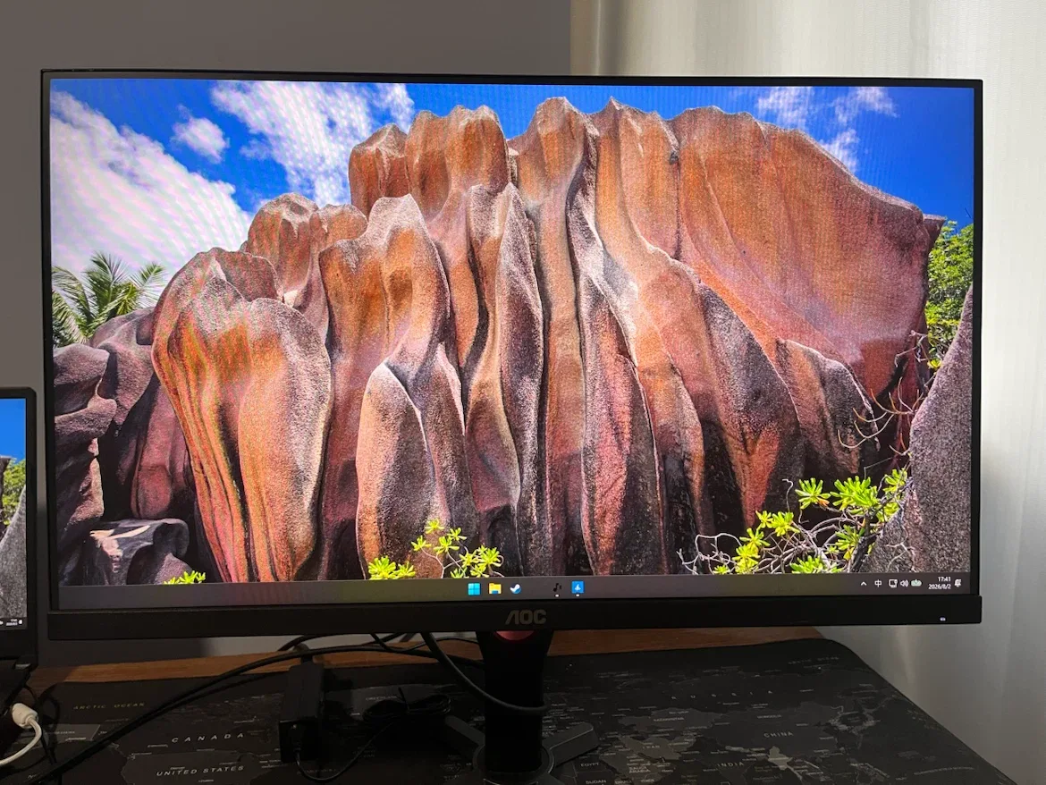 AOC 180hz gaming monitor