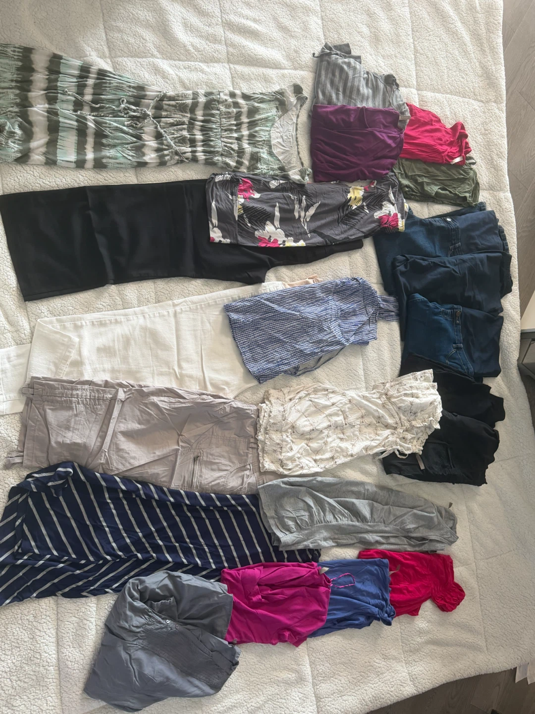 Bundle of Women's Maternity Clothing - photo 2