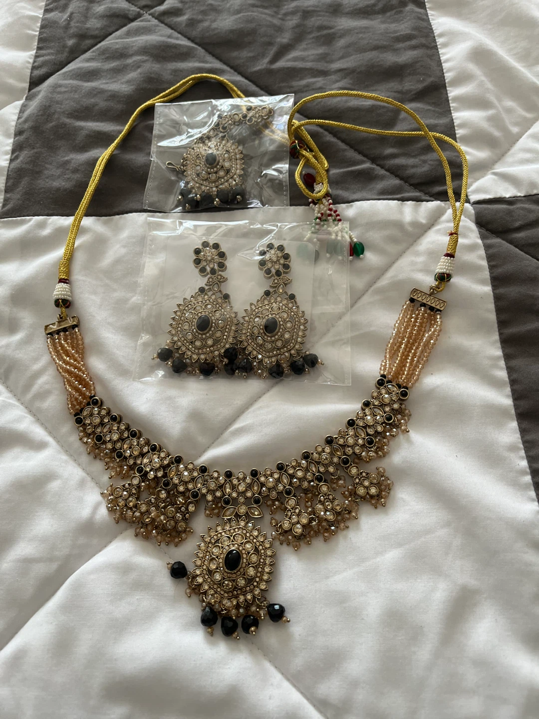 Indian Jewellery Set - Necklace, Earrings & Tikka - photo 2