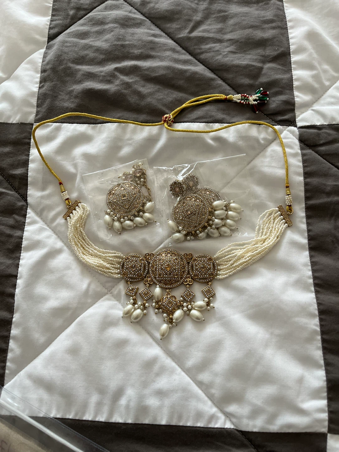 Indian Jewellery Set - Necklace, Earrings & Tikka - photo 3