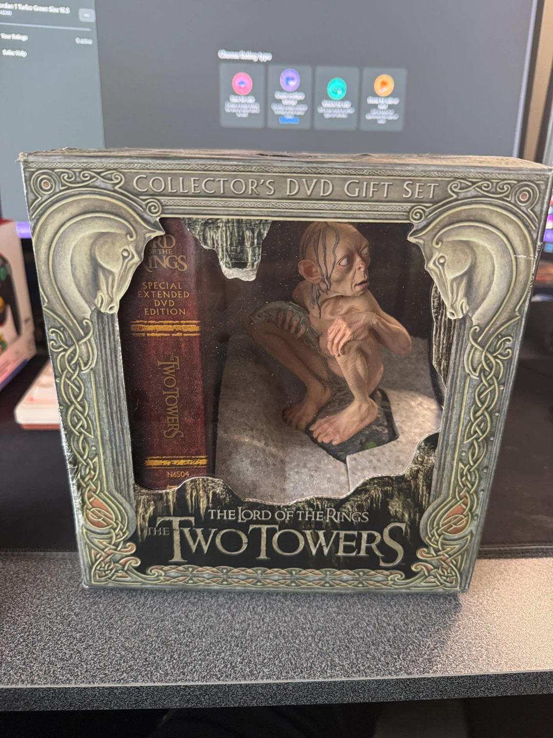 The Lord of the Rings: The Two Towers Collector’s DVD Gift Set