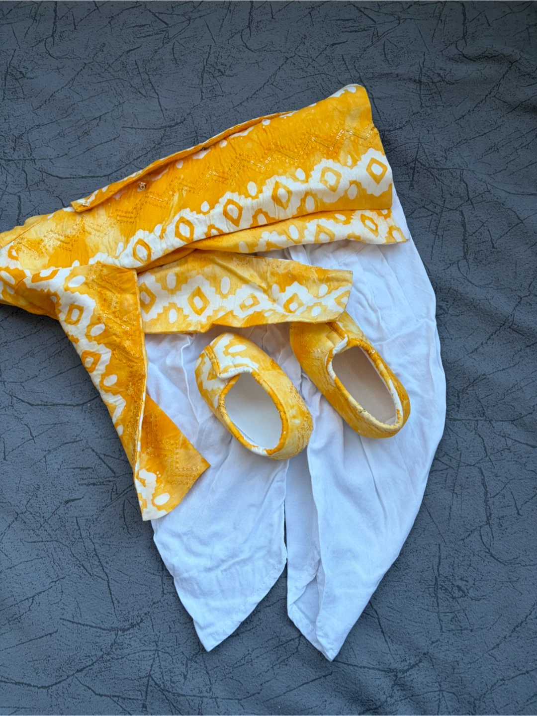 Jaideep Boys Kurta Pajama Set with Shoes - Yellow - photo 3