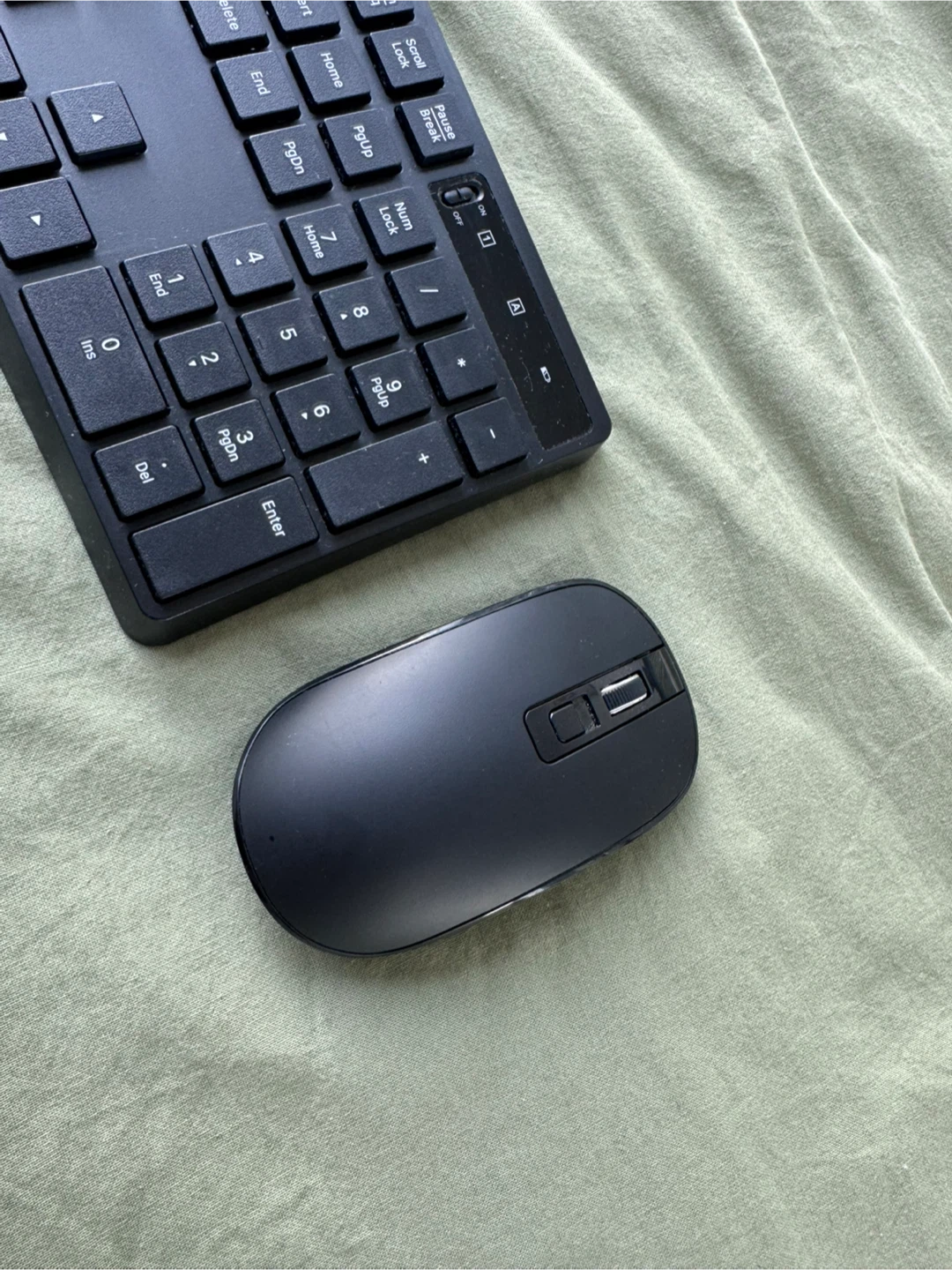 Wireless Keyboard and Mouse - photo 3