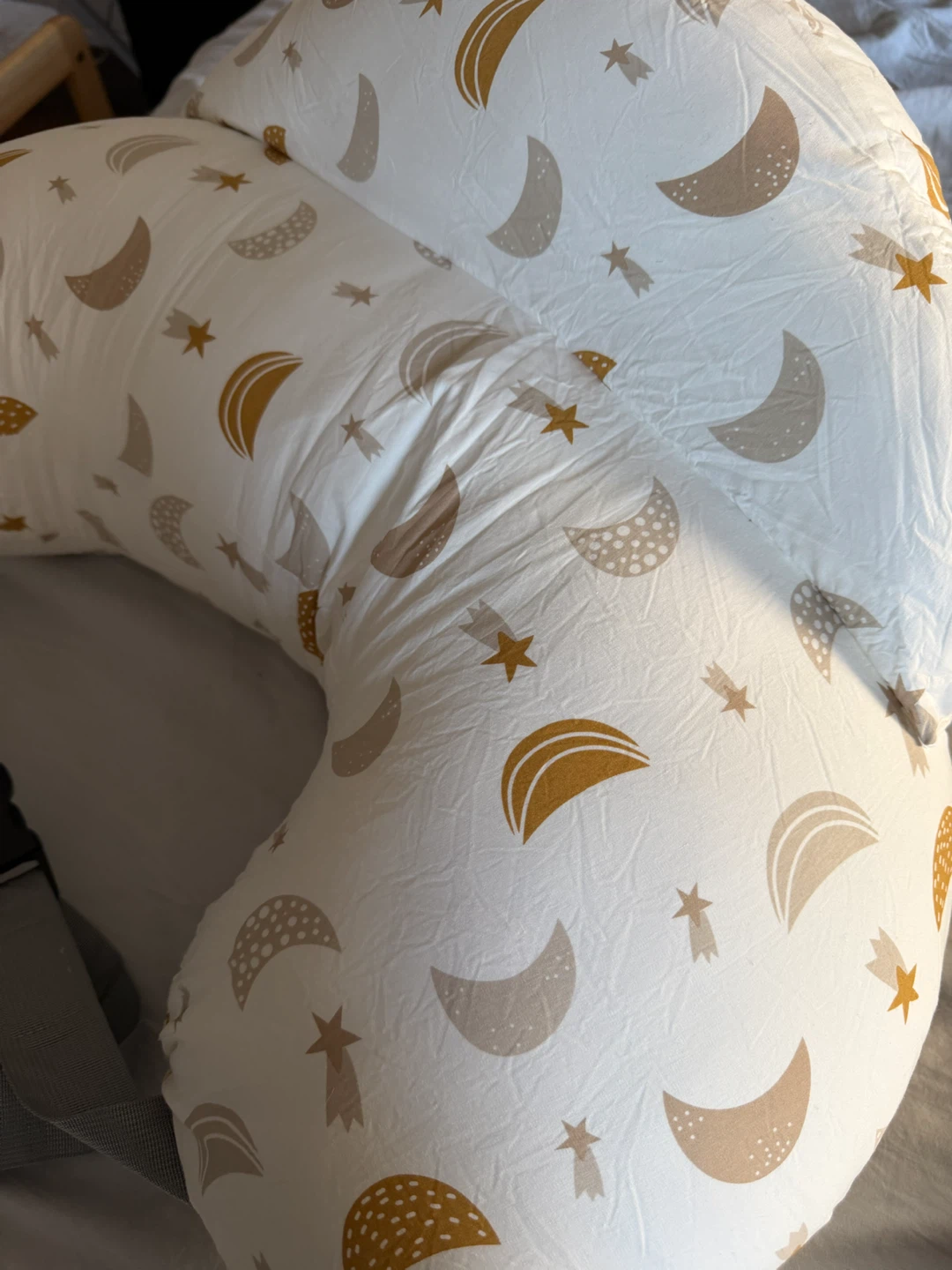 Momcozy Nursing Pillow - photo 2