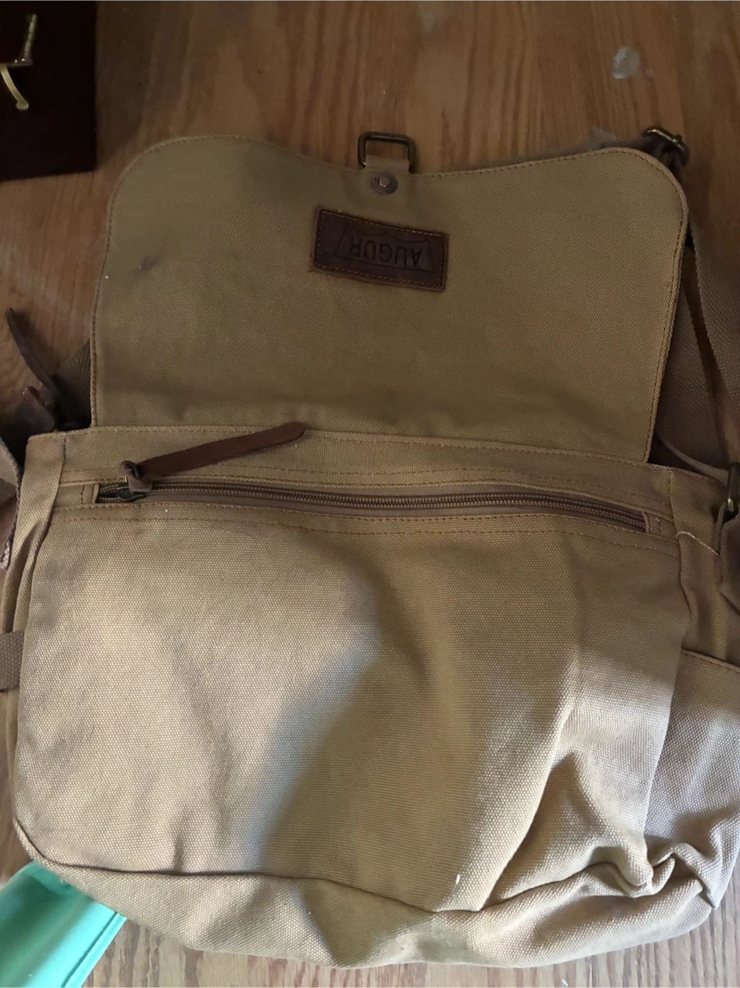 Augur Messenger Bag