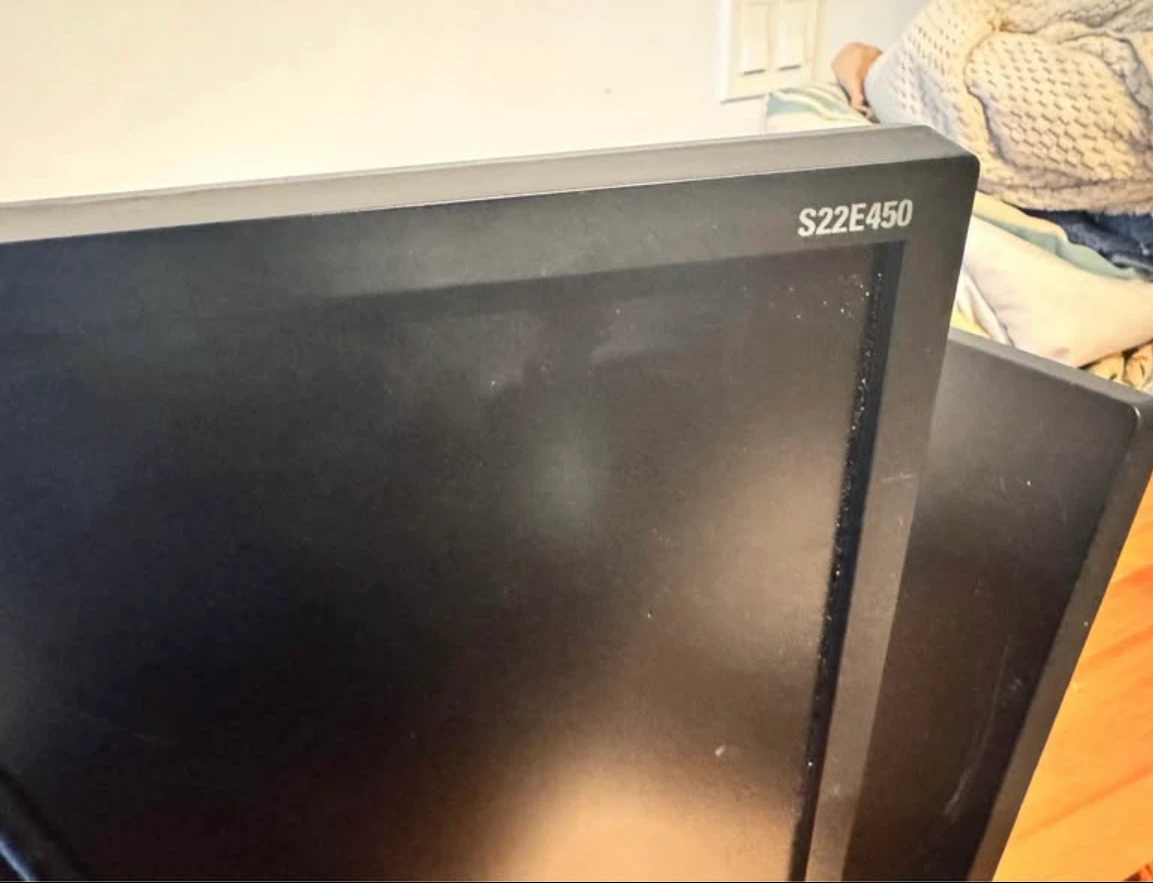 Samsung S22E450 Monitor - photo 2