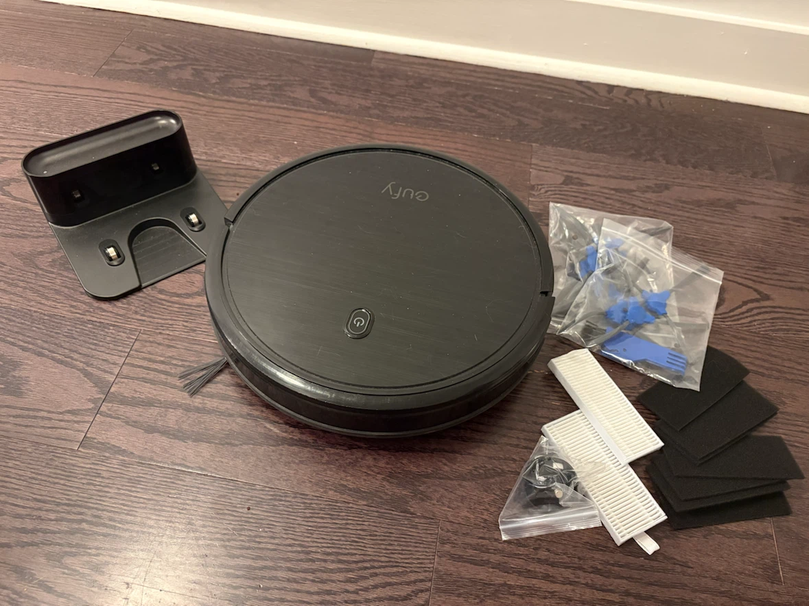 Eufy robot vacuum - photo 3