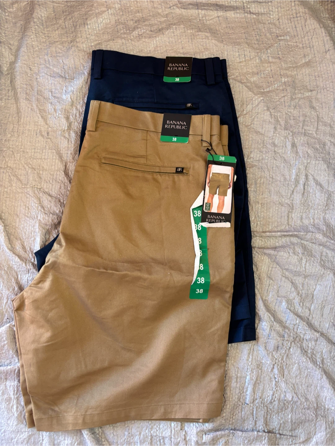 Banana Republic Men's Shorts Size 38 Khaki & Navy