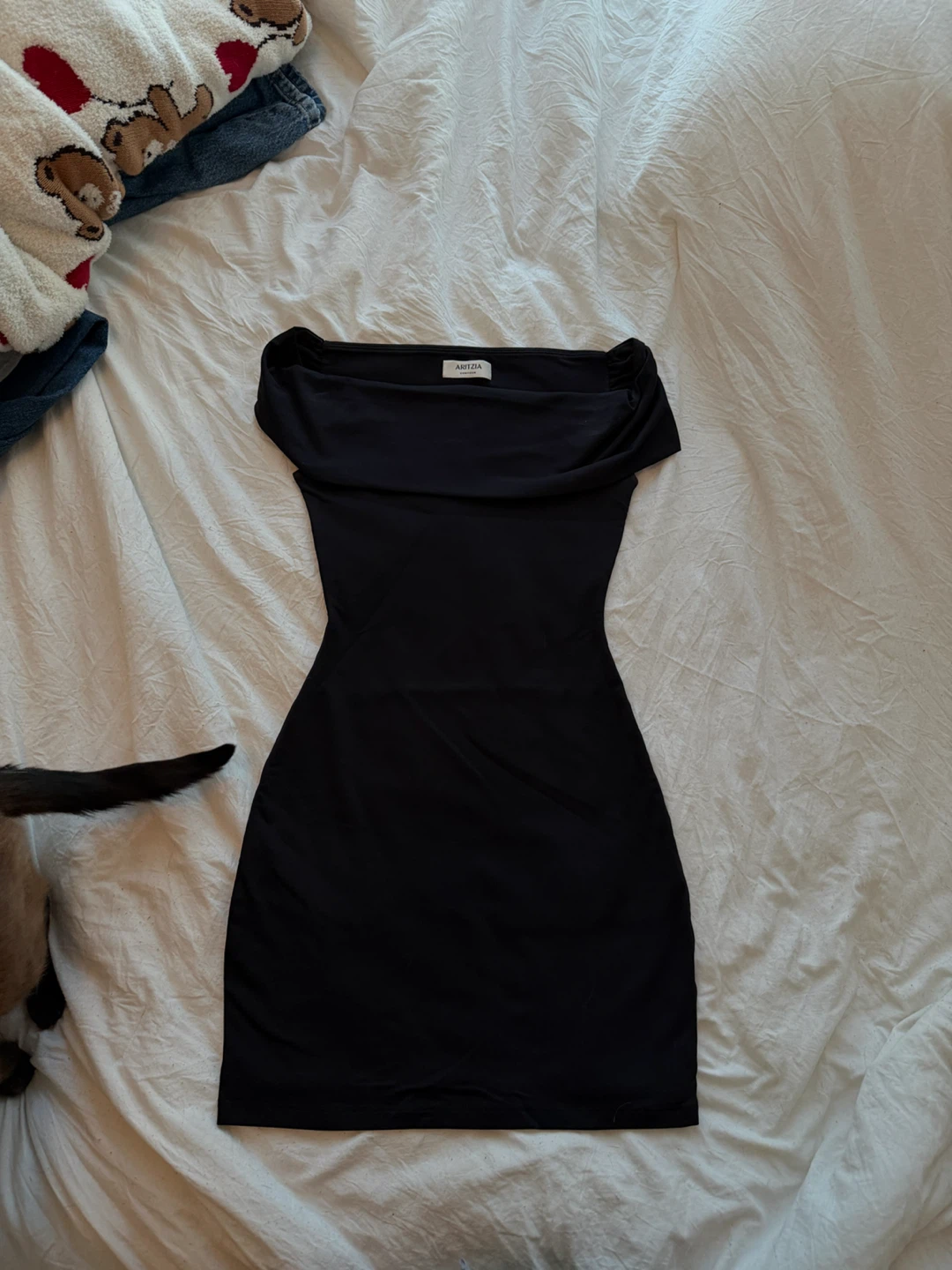 Aritzia Contour Black Off-the-Shoulder Dress