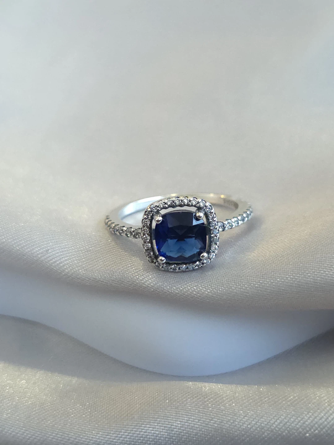 Pandora Radiant Cubic Zirconia Halo Ring S Silver Blue Size 7