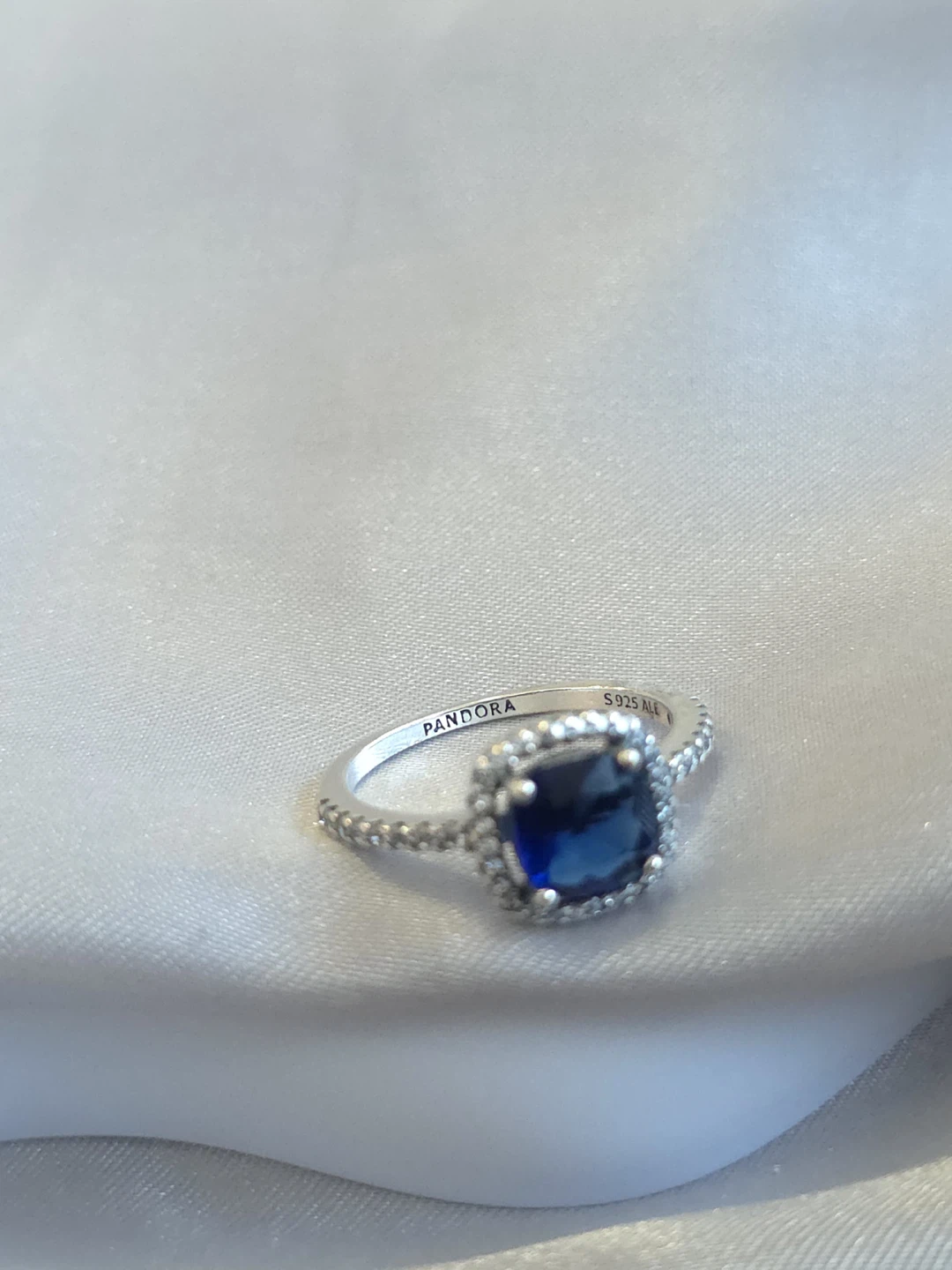 Pandora Radiant Cubic Zirconia Halo Ring S Silver Blue Size 7 - photo 2