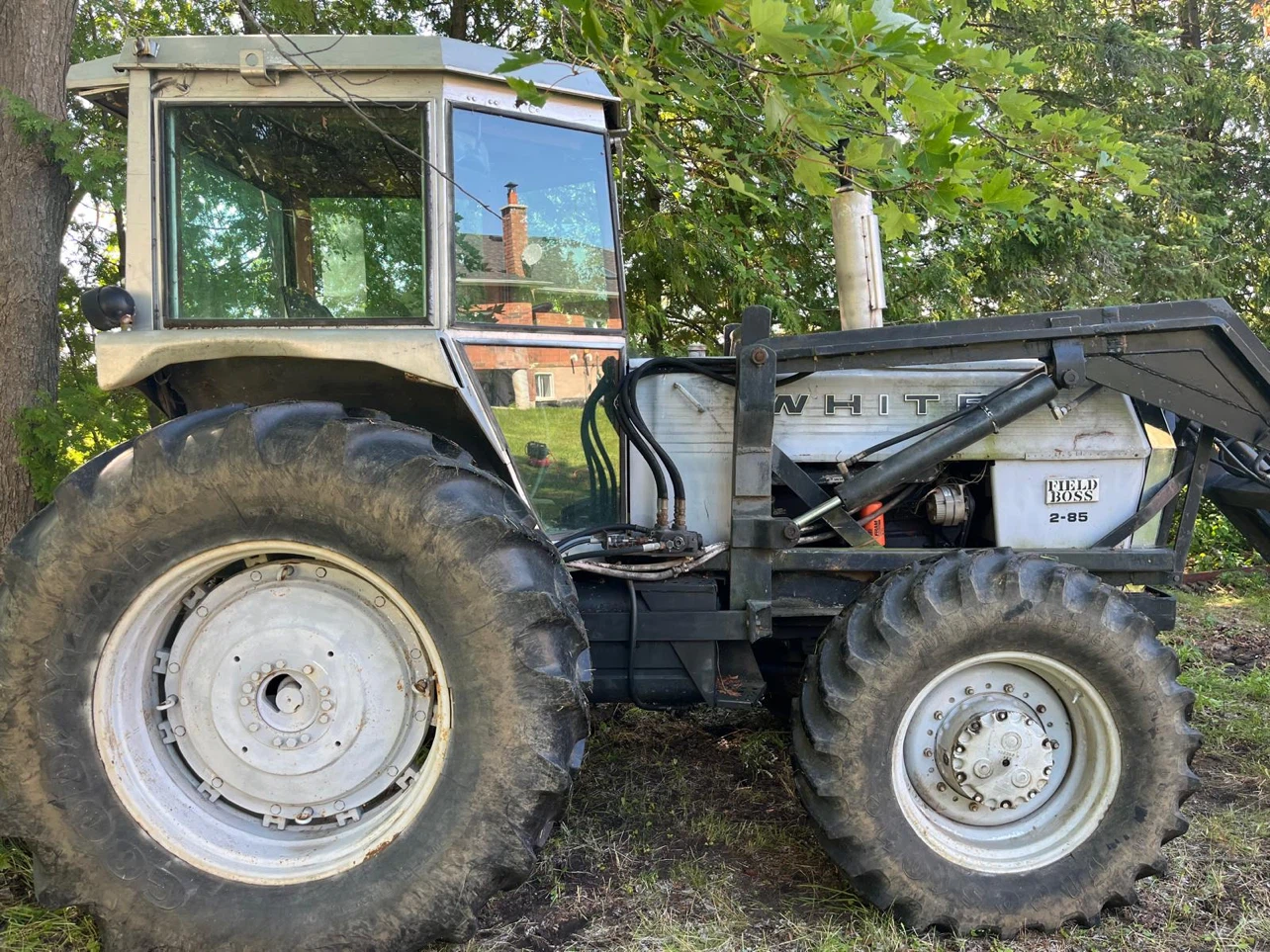 White Field Boss 2-85 Tractor with Loader