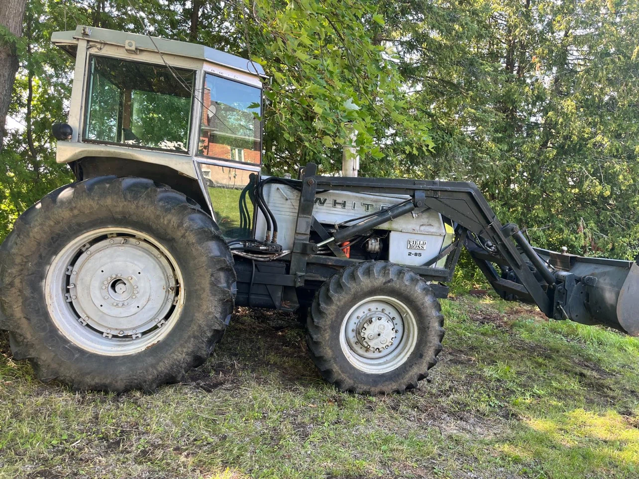 White Field Boss 2-85 Tractor with Loader - photo 4