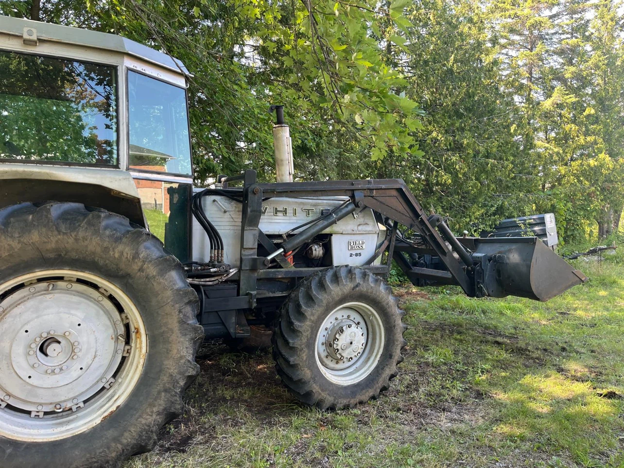 White Field Boss 2-85 Tractor with Loader - photo 5