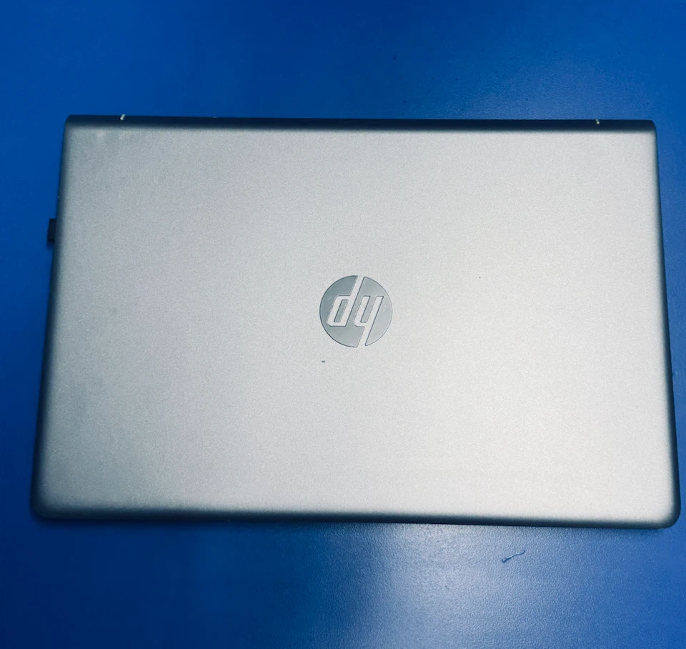 HP Pavilion Laptop Silver - photo 2