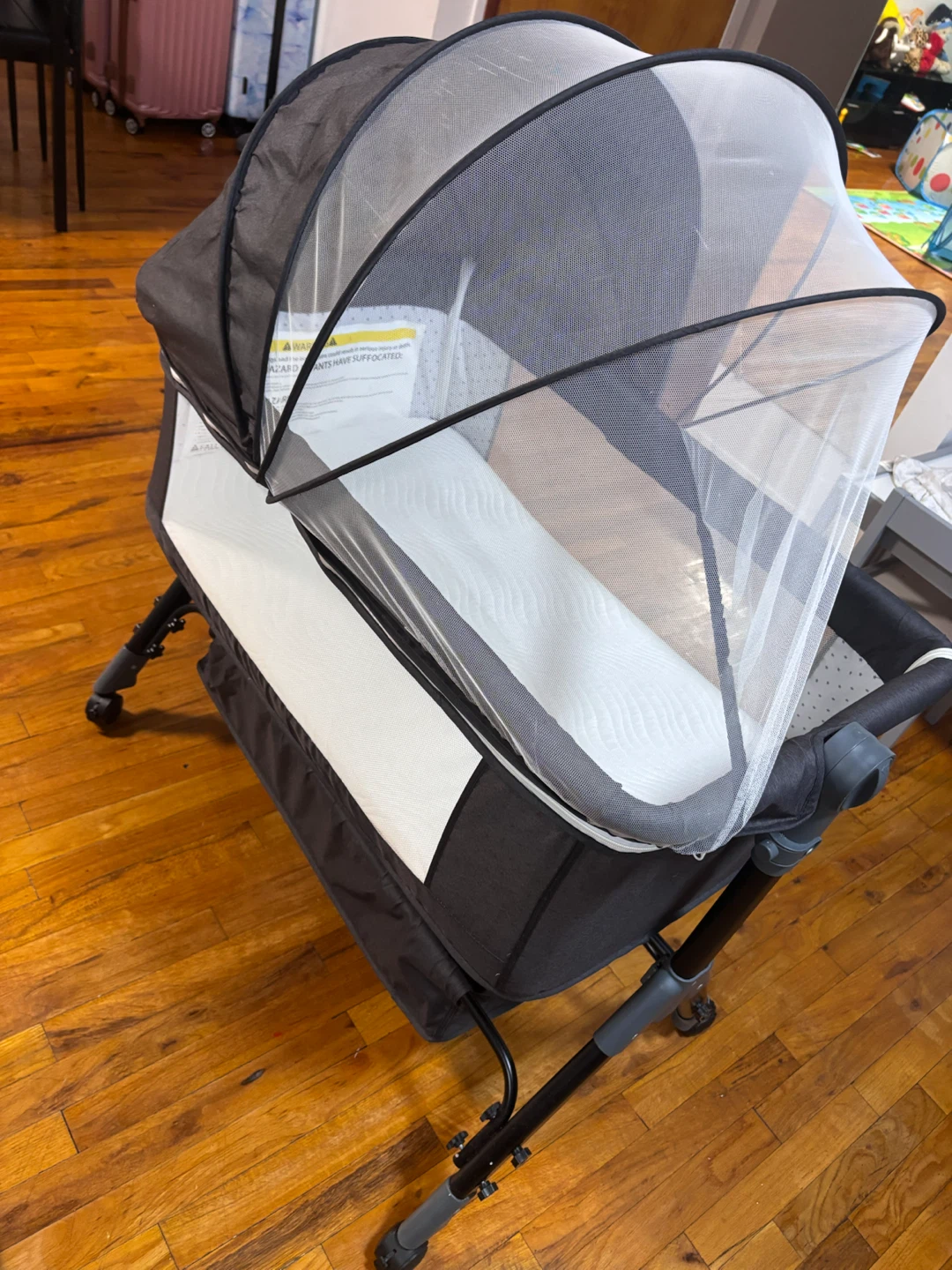 Portable Bassinet with Mosquito Net