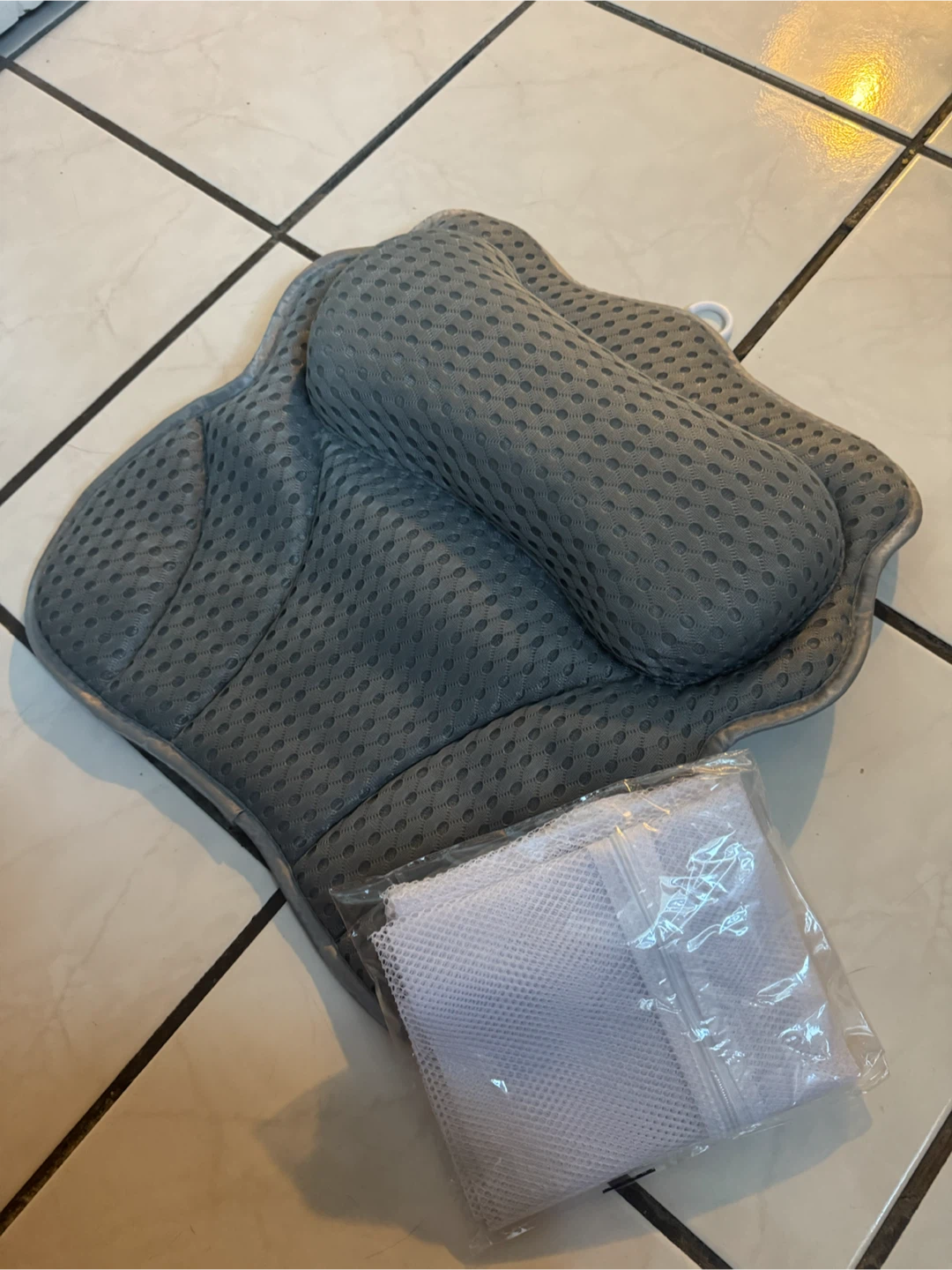 Luxury Foam Bath Pillow - photo 3